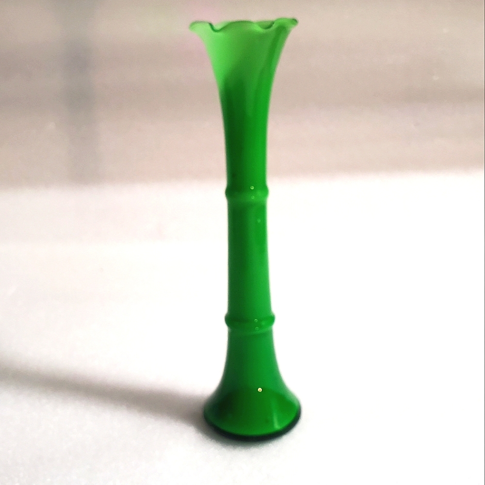Vintage Carlo Moretti Murano style green cased Bud Vase Ruffle Top Design